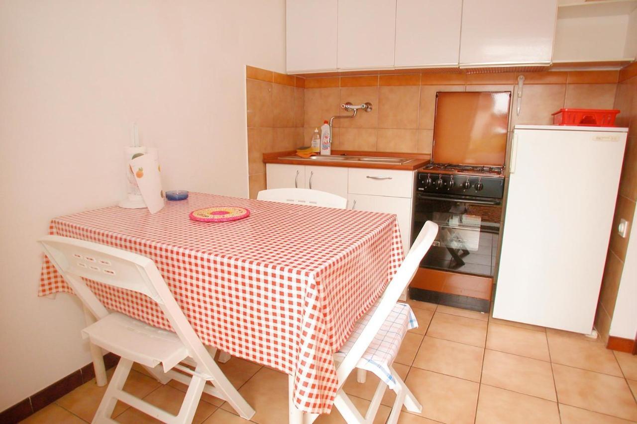 Gorgeous Apartment In Pula With House Sea View Exterior foto